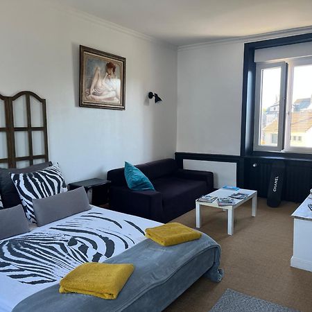 Chambre Spacieuse Dans Maison Renovee Granville Buitenkant foto