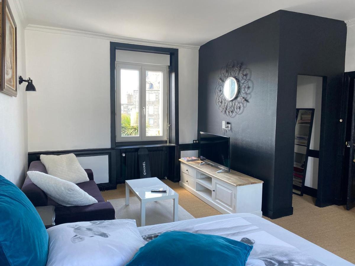 Chambre Spacieuse Dans Maison Renovee Granville Buitenkant foto